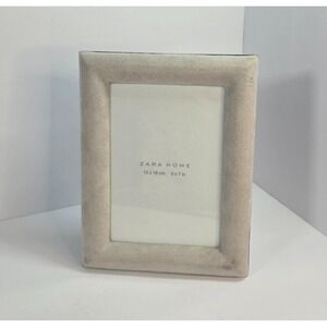 ZARA HOME Velvet Photo Frame Beige 5x7 in (13x18 cm) Tabletop or Wall Mount